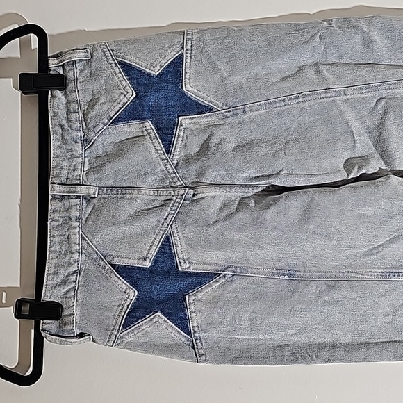Blue Velvet blue jeans. Flair, high rise.  STARS‎ on butt. Size small.  NWT. - Picture 4 of 10